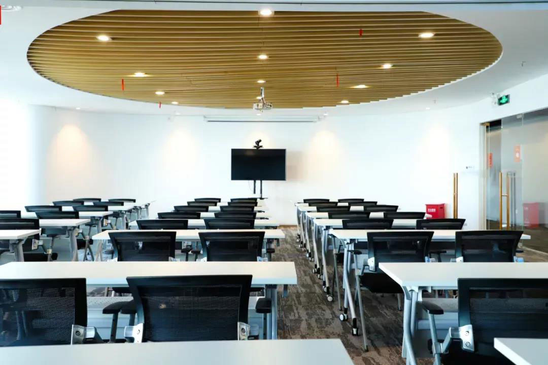 1599099750324932.jpg 1599099750324932.jpg